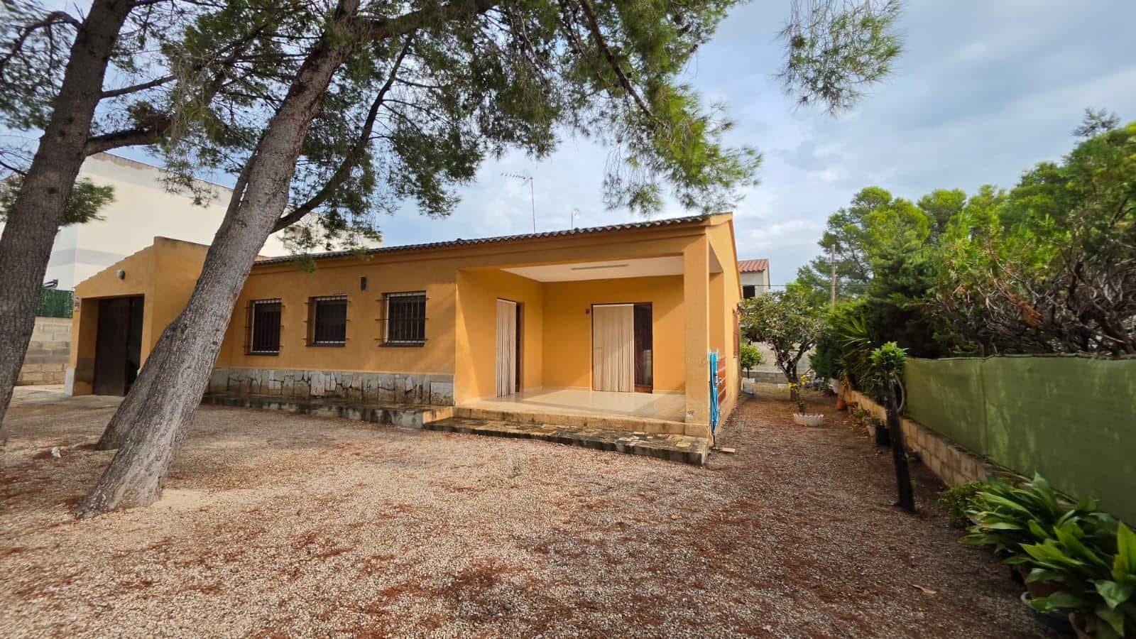 Chalet de 3 habitaciones en L'Ametlla de Mar en venta con piscina garaje - 290.000 € (Ref: 10147149)