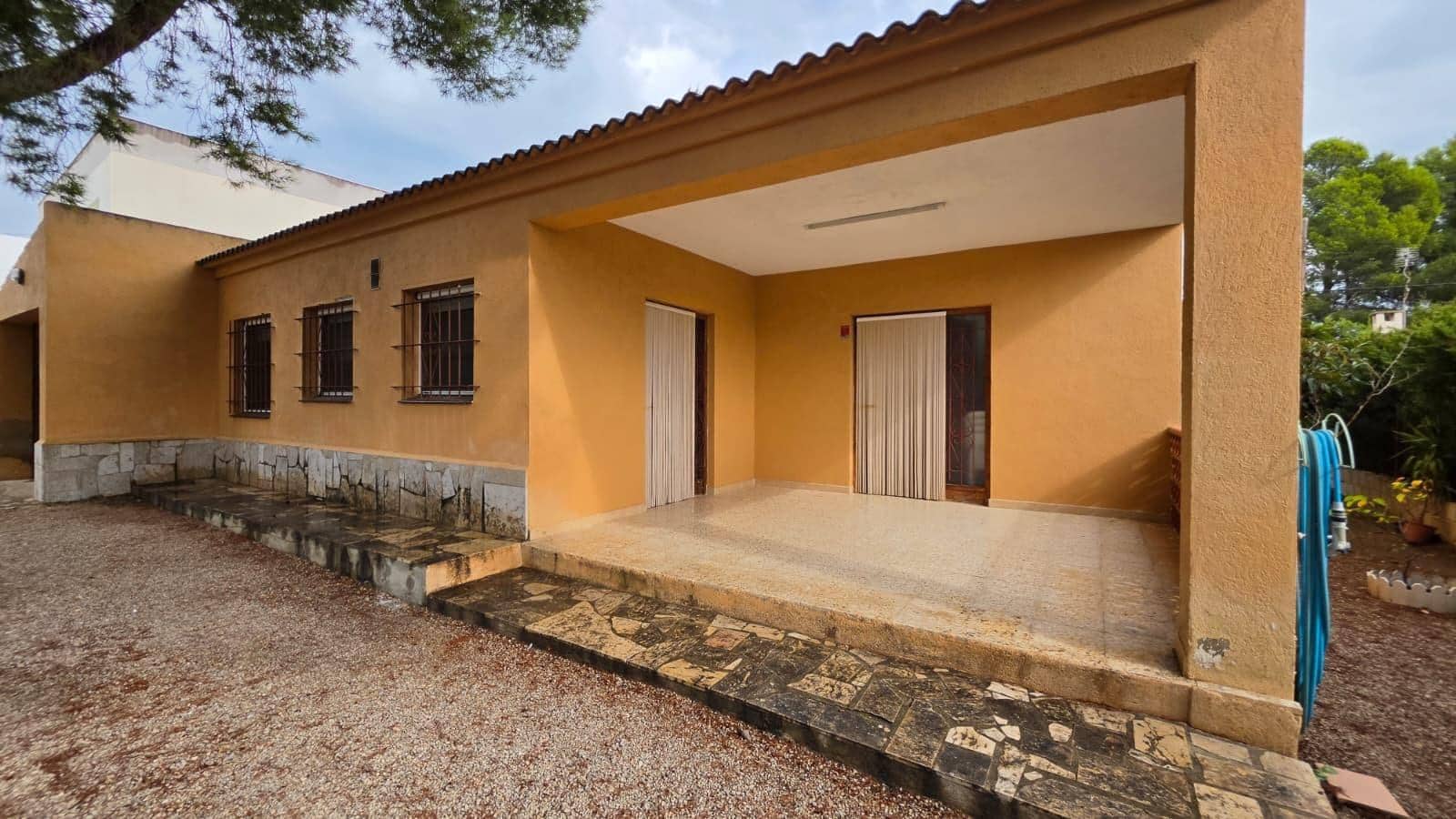 Chalet de 3 habitaciones en L'Ametlla de Mar en venta con piscina garaje - 290.000 € (Ref: 10147149)