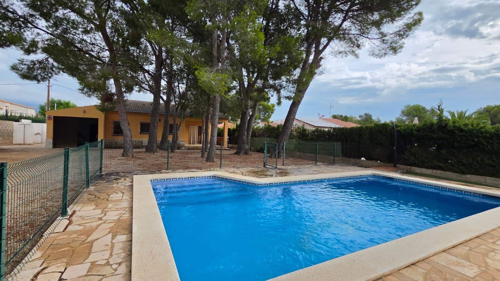 Chalet de 3 habitaciones en L'Ametlla de Mar en venta con piscina garaje - 290.000 € (Ref: 10147149)