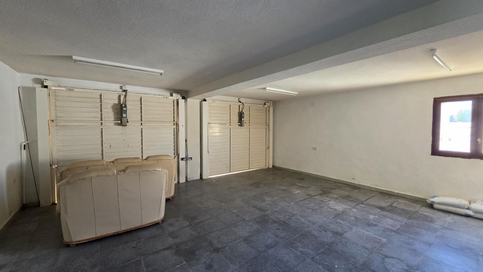 8 Zimmer Villa zu verkaufen in Miami Playa / Miami Platja mit Pool Garage - 580.000 € (Ref: 10165069)
