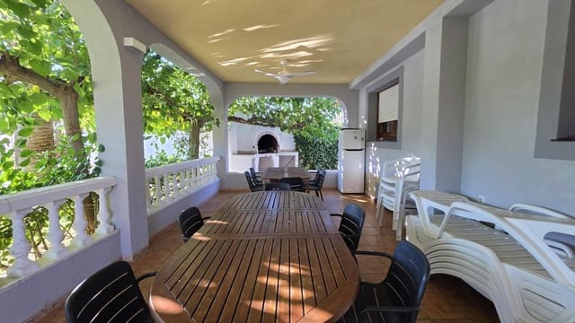 Chalet de 8 habitaciones en Miami Playa / Miami Platja, Mont-roig del Camp en venta con piscina garaje - 580.000 € (Ref: 10165069)