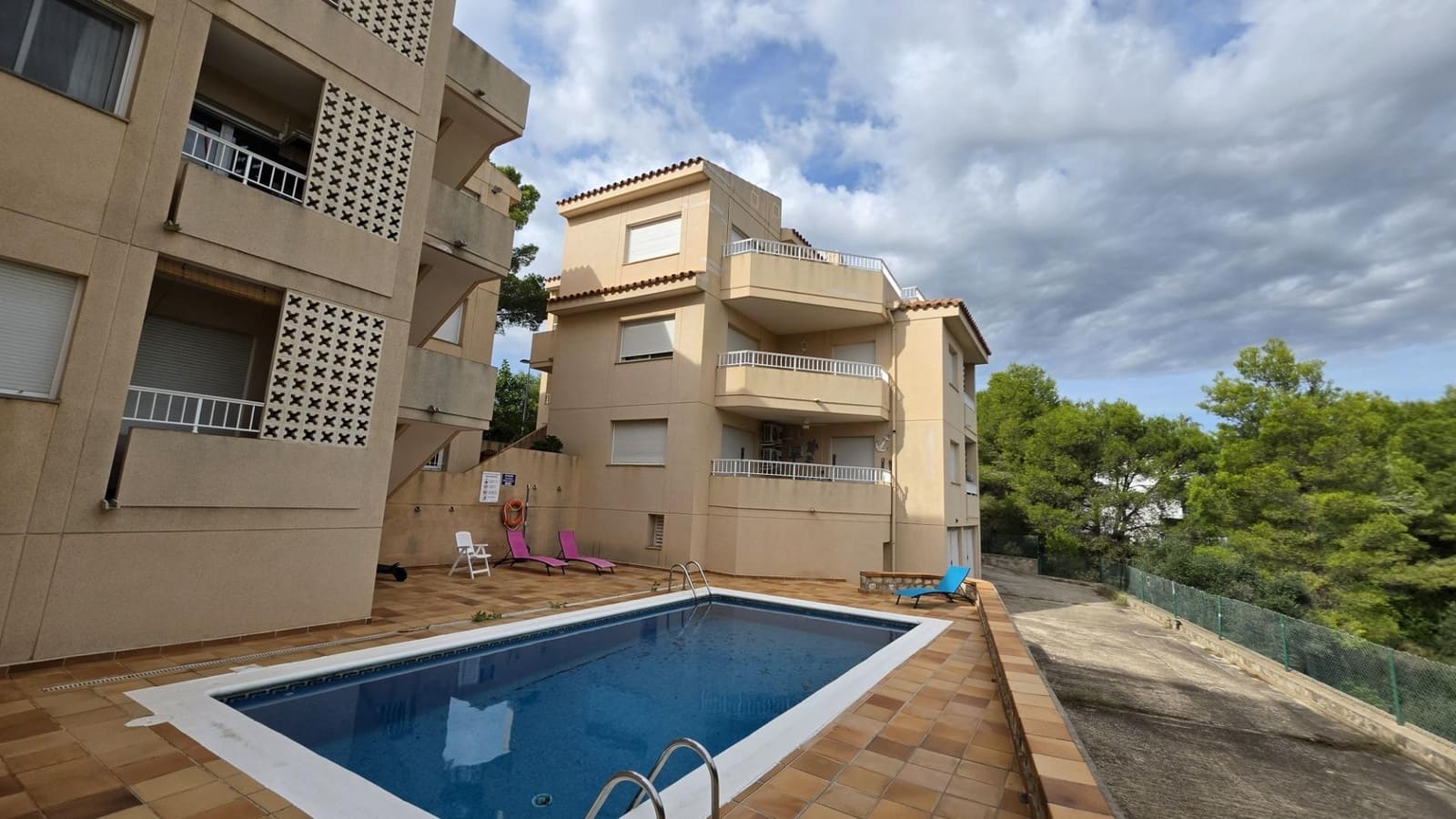 3 soverom Leilighet til salgs i Calafat med svømmebasseng garasje - € 225 000 (Ref: 10180639)