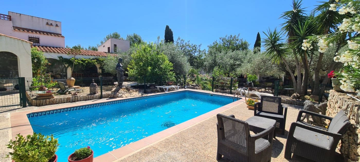 11 soveværelse Finca/Landehus til salg i Tivissa med swimmingpool - € 2.500.000 (Ref: 6586479)