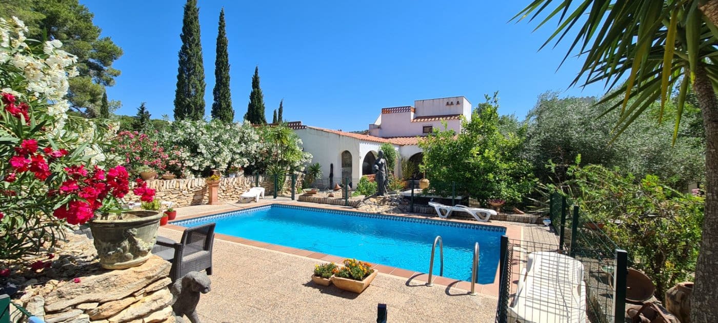 11 soveværelse Finca/Landehus til salg i Tivissa med swimmingpool - € 2.500.000 (Ref: 6586479)