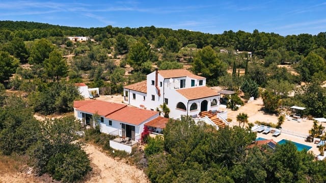 8 bedroom Finca/Country House for sale in L'Ametlla de Mar with pool - € 530,000 (Ref: 7005087)