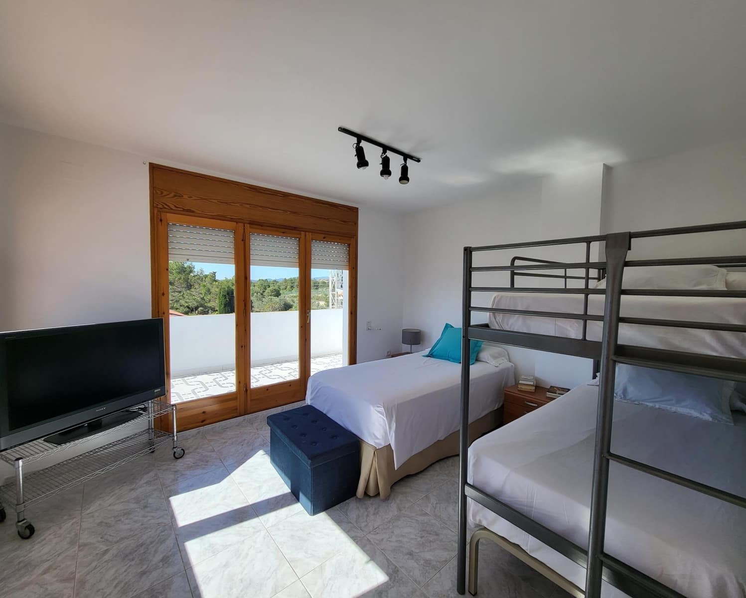 5 soverom Villa til salgs i Calafat med svømmebasseng garasje - € 350 000 (Ref: 7497195)