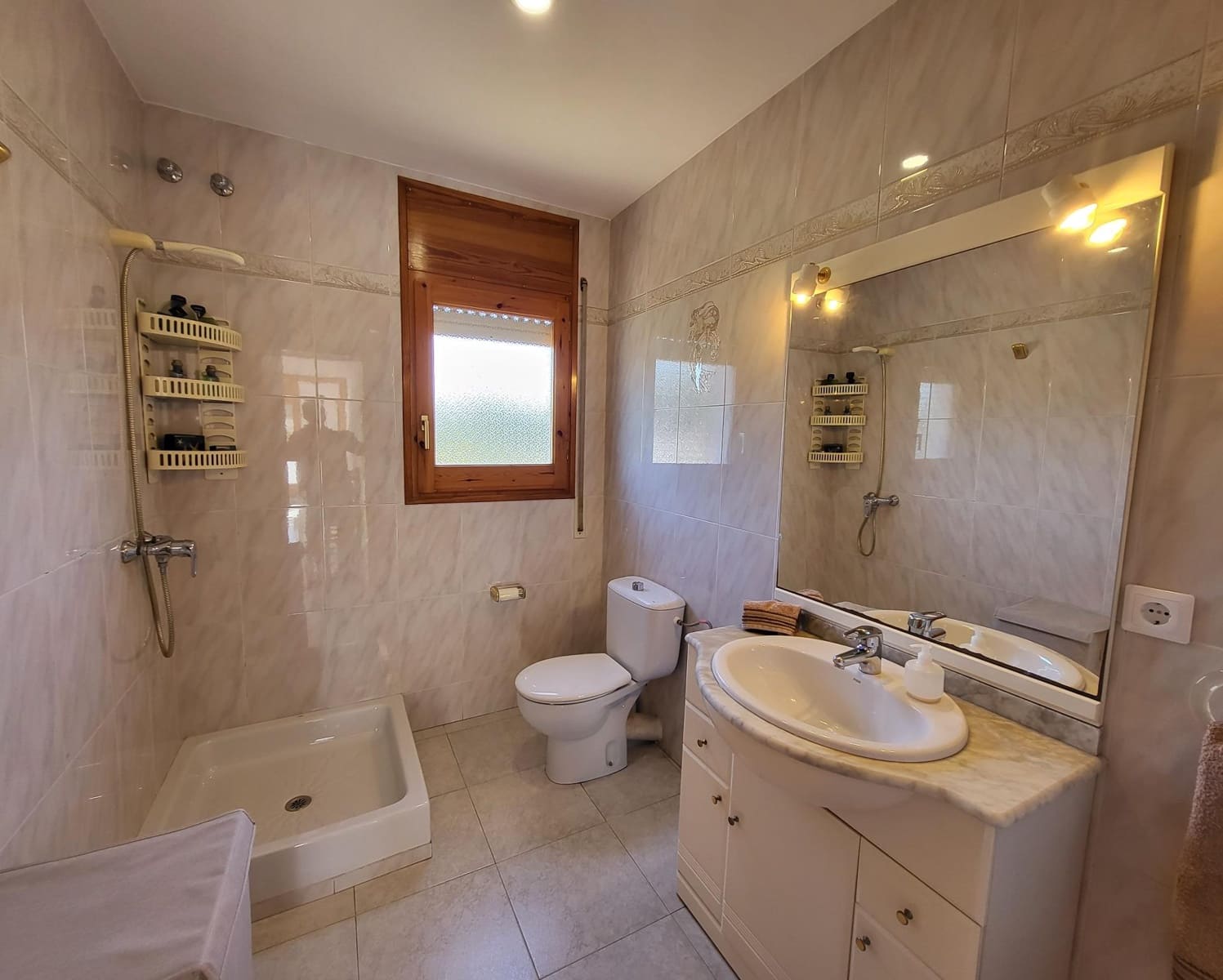 5 soverom Villa til salgs i Calafat med svømmebasseng garasje - € 350 000 (Ref: 7497195)