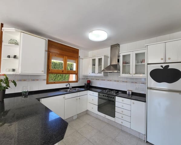 5 soverom Villa til salgs i Calafat, L'Ametlla de Mar med svømmebasseng garasje - € 350 000 (Ref: 7497195)