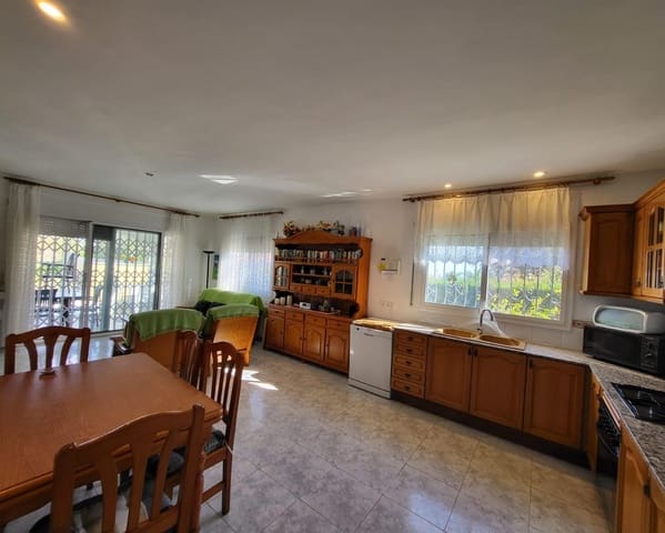 3 bedroom Villa for sale in L'Ametlla de Mar with pool garage - € 295,000 (Ref: 7899617)