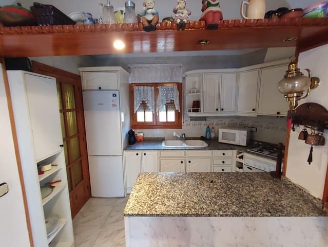 5 soverom Villa til salgs i L'Ametlla de Mar med svømmebasseng garasje - € 395 000 (Ref: 8181718)