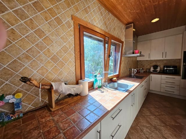 5 slaapkamer Villa te koop in L'Ametlla de Mar met zwembad garage - € 332.000 (Ref: 8284777)