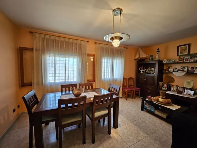 6 slaapkamer Finca/Landhuis te koop in Camp-redo, Tortosa - € 249.000 (Ref: 8473977)