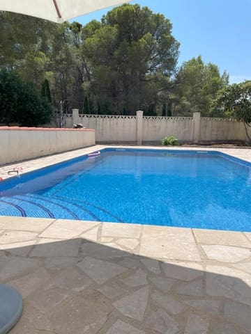 4 bedroom Villa for sale in L'Ametlla de Mar with pool - € 340,000 (Ref: 8582601)