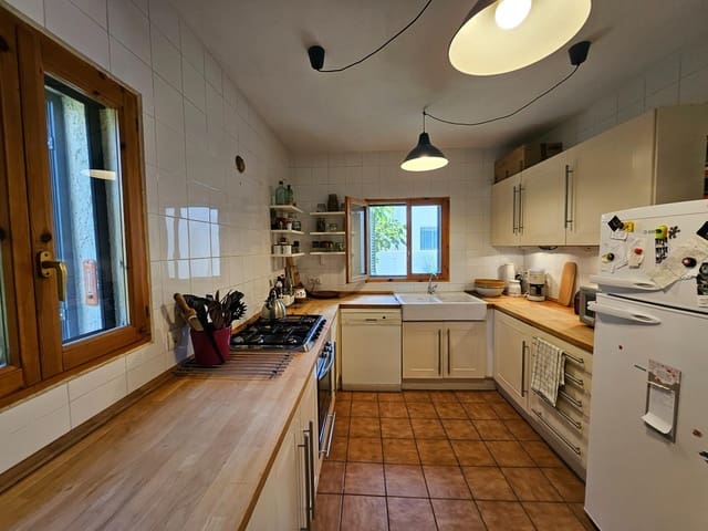 4 bedroom Villa for sale in L'Ametlla de Mar with pool - € 340,000 (Ref: 8582601)