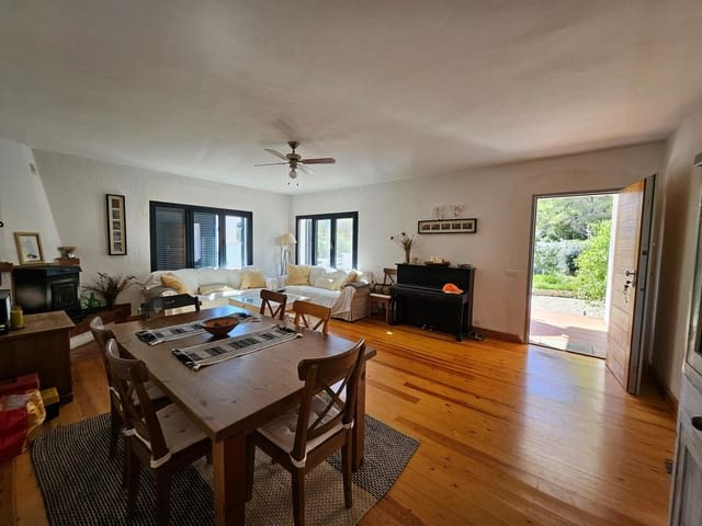 4 bedroom Villa for sale in L'Ametlla de Mar with pool - € 340,000 (Ref: 8582601)