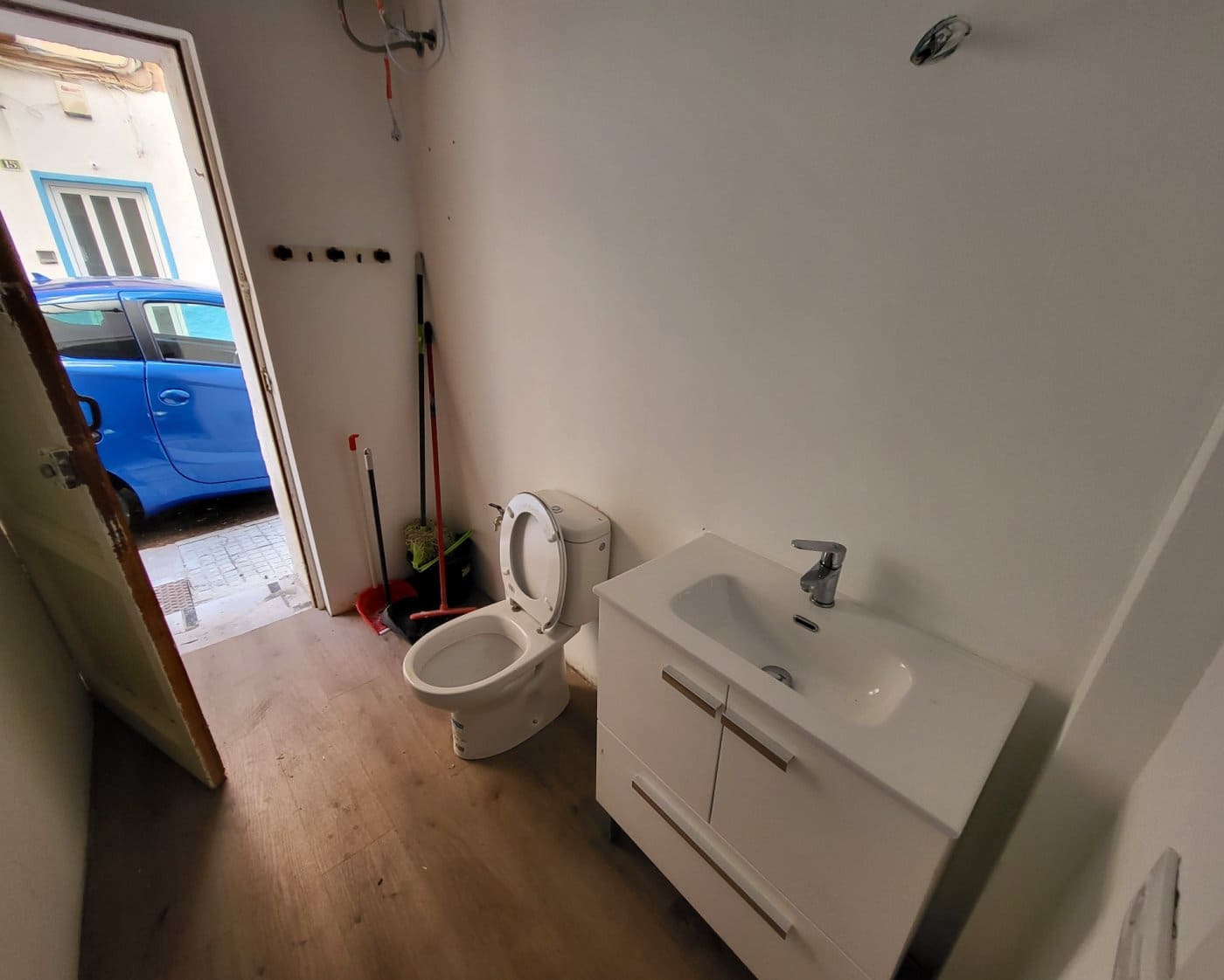 Commercial for sale in L'Ametlla de Mar - € 120,000 (Ref: 8601663)