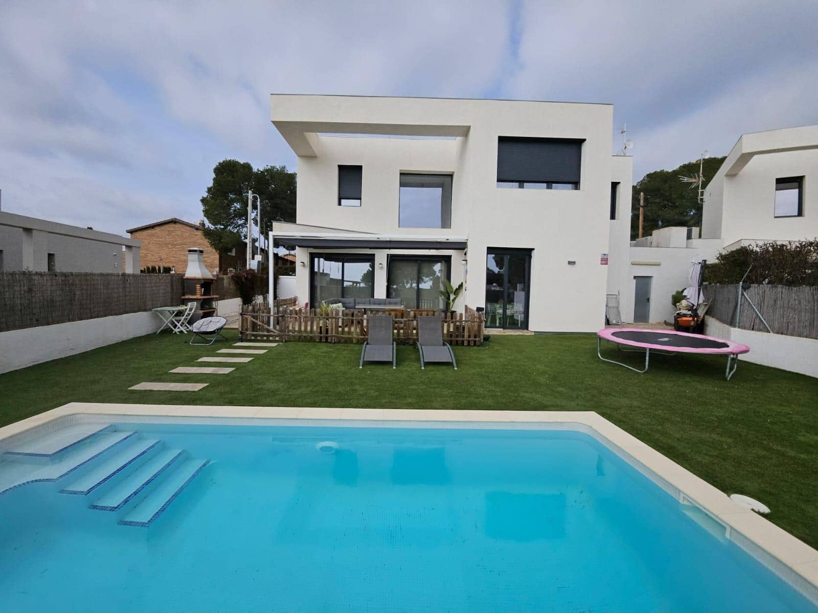 4 slaapkamer Villa te koop in L'Ametlla de Mar met zwembad - € 412.000 (Ref: 8839210)