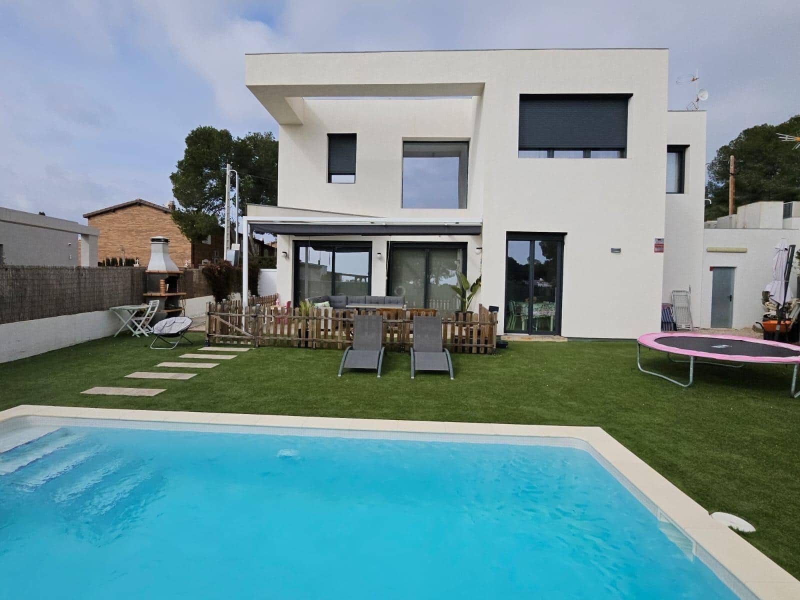 4 slaapkamer Villa te koop in L'Ametlla de Mar met zwembad - € 412.000 (Ref: 8839210)