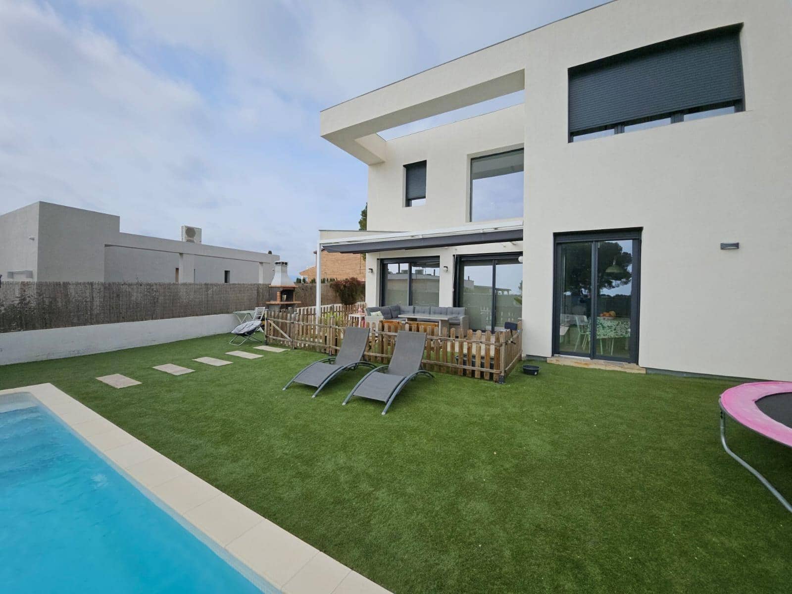 4 slaapkamer Villa te koop in L'Ametlla de Mar met zwembad - € 412.000 (Ref: 8839210)