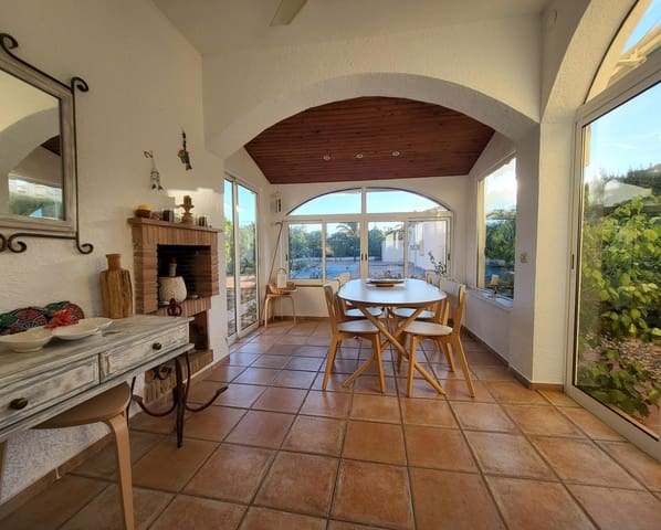 2 bedroom Semi-detached Villa for sale in L'Ametlla de Mar with pool garage - € 245,000 (Ref: 8855117)