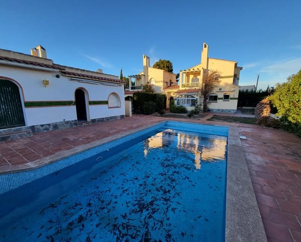 2 bedroom Semi-detached Villa for sale in L'Ametlla de Mar with pool garage - € 245,000 (Ref: 8855117)