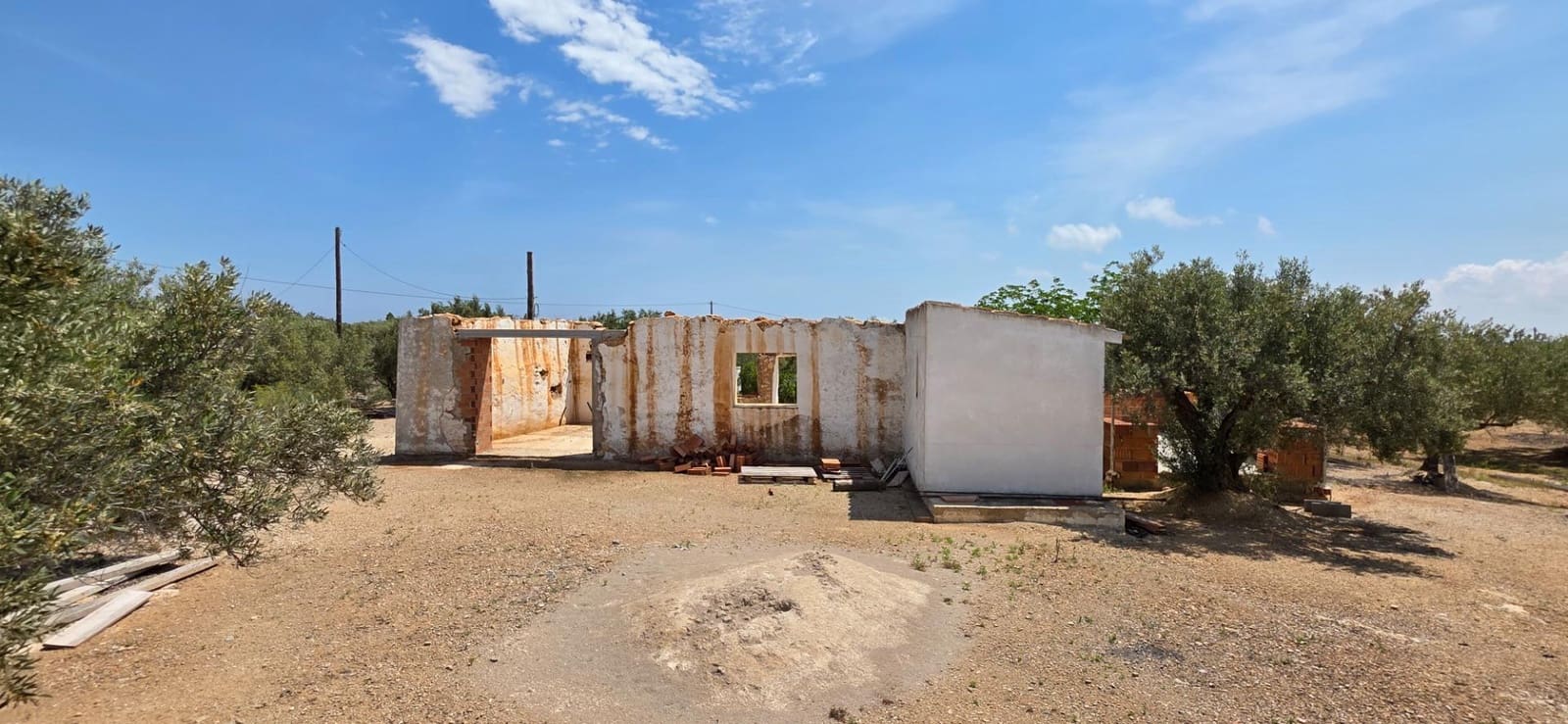 Finca/Landehus til salg i L'Ampolla - € 99.000 (Ref: 8857543)