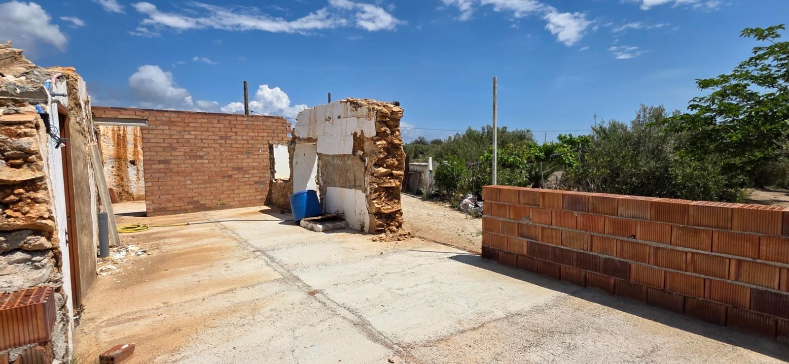 Finca/Landehus til salg i L'Ampolla - € 99.000 (Ref: 8857543)