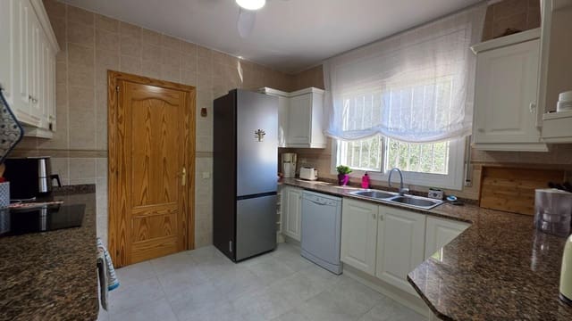 4 quarto Moradia para venda em L'Ametlla de Mar com piscina garagem - 365 000 € (Ref: 8917989)