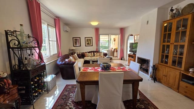 4 quarto Moradia para venda em L'Ametlla de Mar com piscina garagem - 365 000 € (Ref: 8917989)