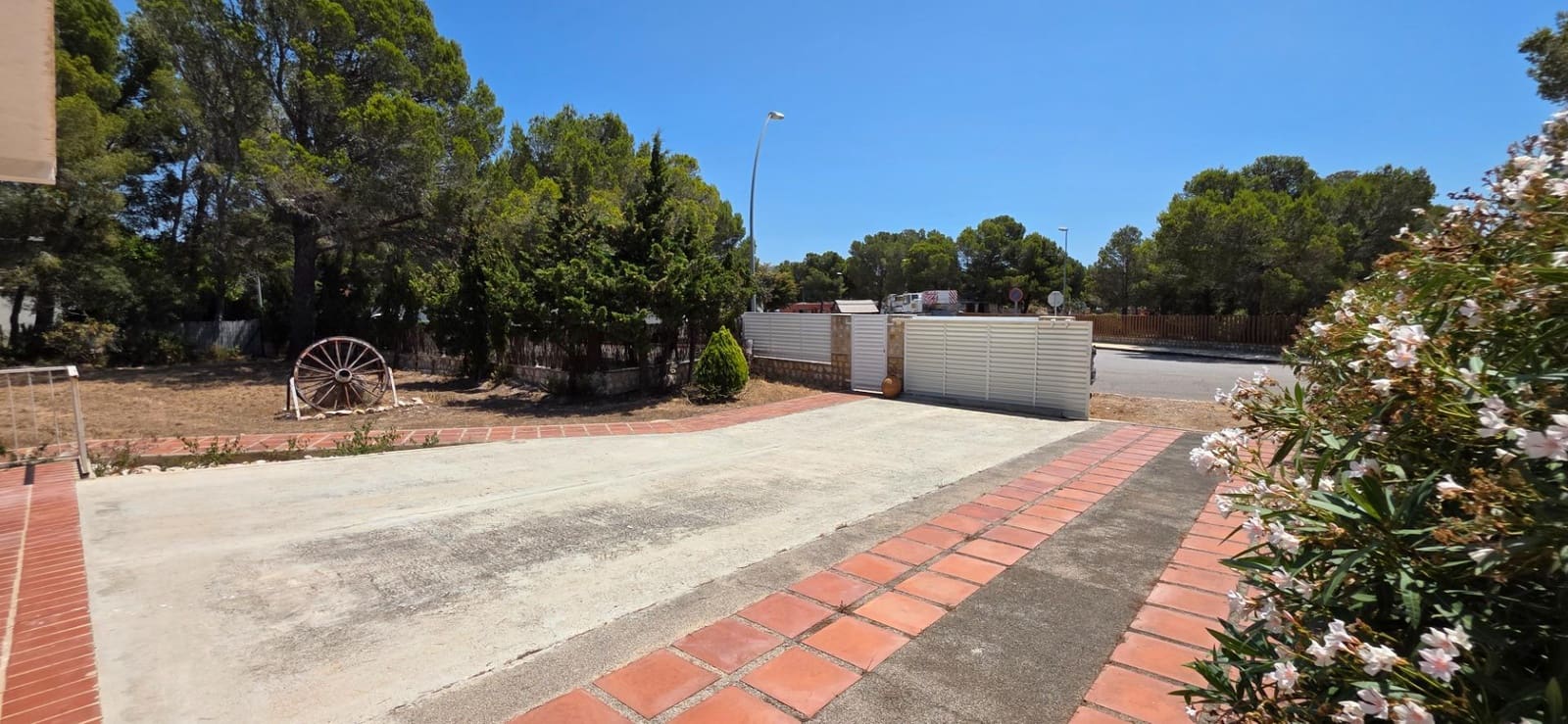 4 slaapkamer Villa te koop in Calafat met garage - € 316.000 (Ref: 9126741)