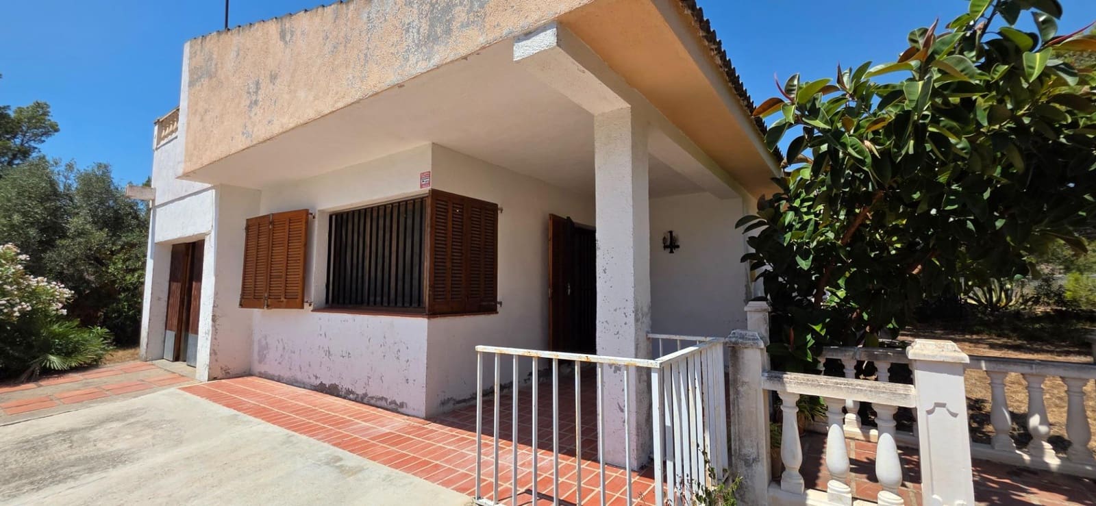 4 slaapkamer Villa te koop in Calafat met garage - € 316.000 (Ref: 9126741)