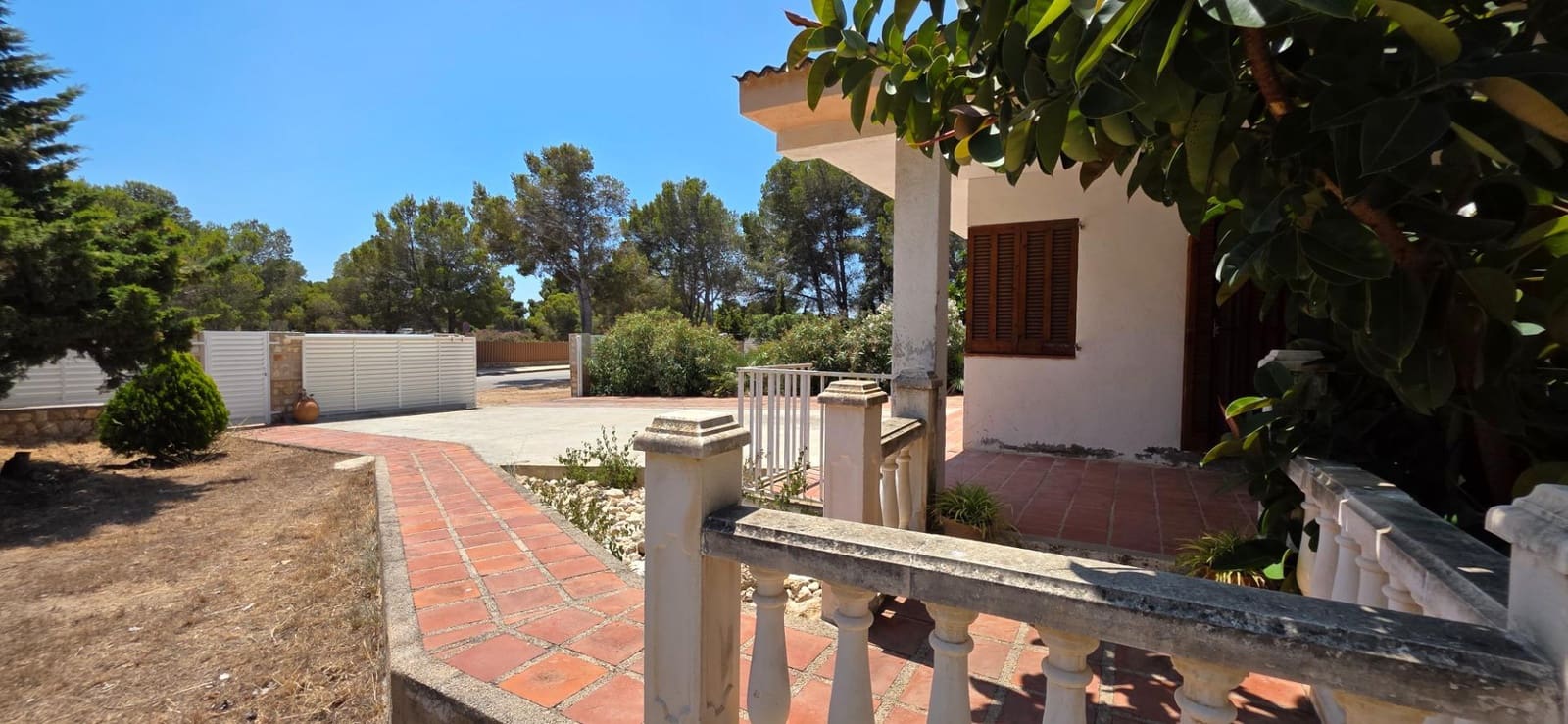 4 slaapkamer Villa te koop in Calafat met garage - € 316.000 (Ref: 9126741)