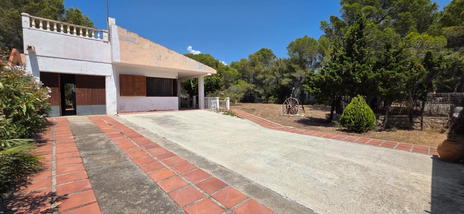 4 slaapkamer Villa te koop in Calafat met garage - € 316.000 (Ref: 9126741)