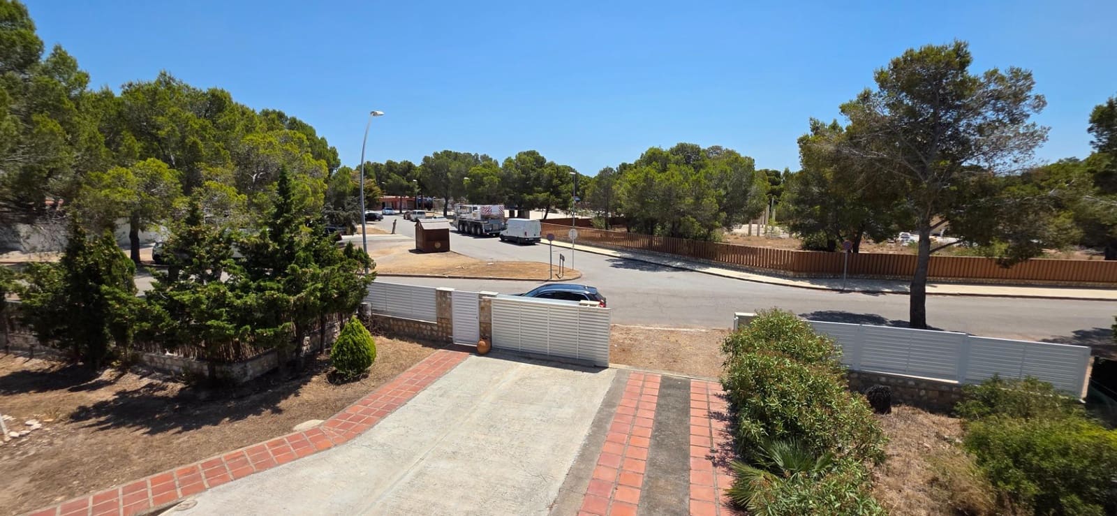 4 slaapkamer Villa te koop in Calafat met garage - € 316.000 (Ref: 9126741)