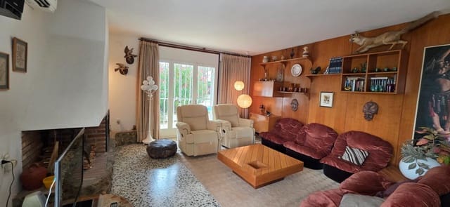 4 soveværelse Villa til salg i Calafat, L'Ametlla de Mar med swimmingpool garage - € 435.000 (Ref: 9126742)