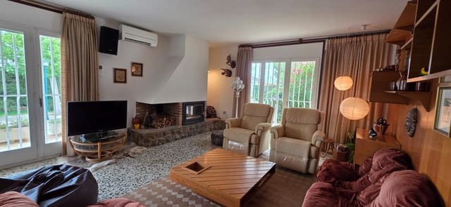 4 soveværelse Villa til salg i Calafat, L'Ametlla de Mar med swimmingpool garage - € 435.000 (Ref: 9126742)