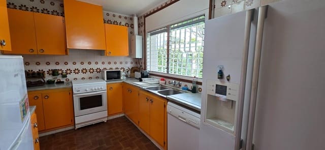 4 soveværelse Villa til salg i Calafat, L'Ametlla de Mar med swimmingpool garage - € 435.000 (Ref: 9126742)