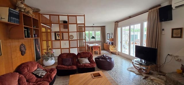 4 soveværelse Villa til salg i Calafat, L'Ametlla de Mar med swimmingpool garage - € 435.000 (Ref: 9126742)