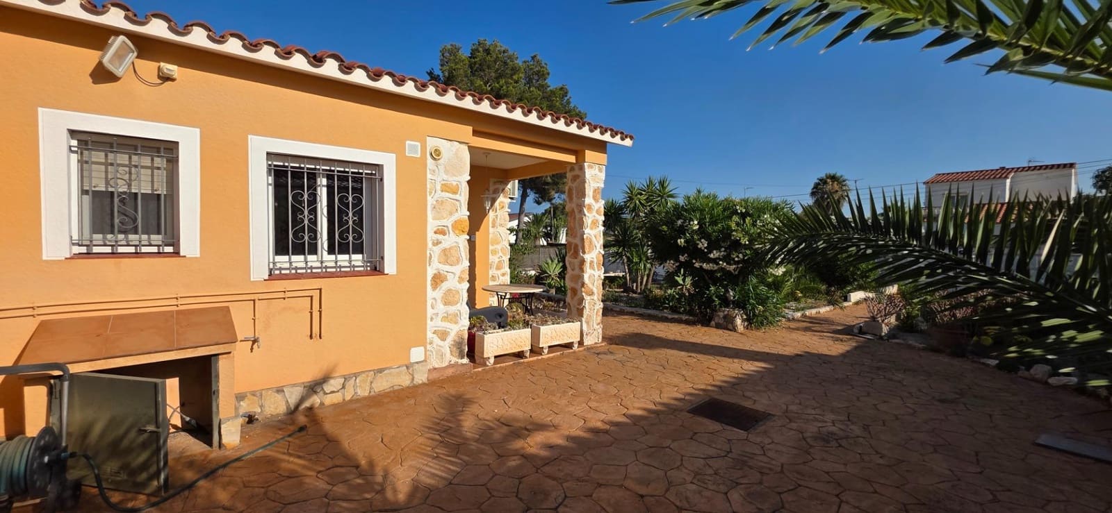 4 slaapkamer Villa te koop in L'Ametlla de Mar met zwembad garage - € 299.000 (Ref: 9126743)