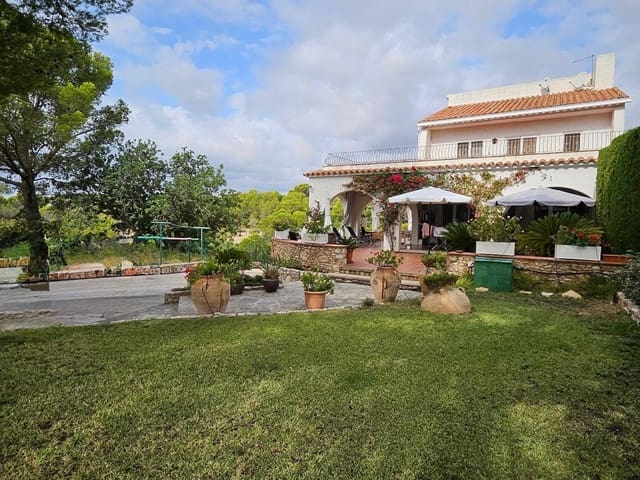 5 bedroom Villa for sale in L'Ametlla de Mar with pool garage - € 580,000 (Ref: 9183644)