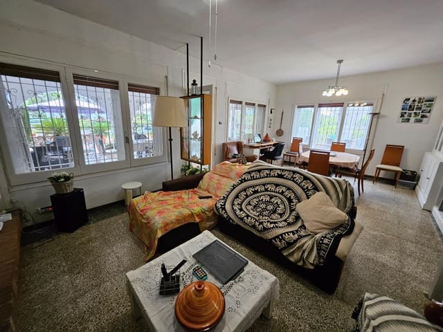 5 bedroom Villa for sale in L'Ametlla de Mar with pool garage - € 580,000 (Ref: 9183644)