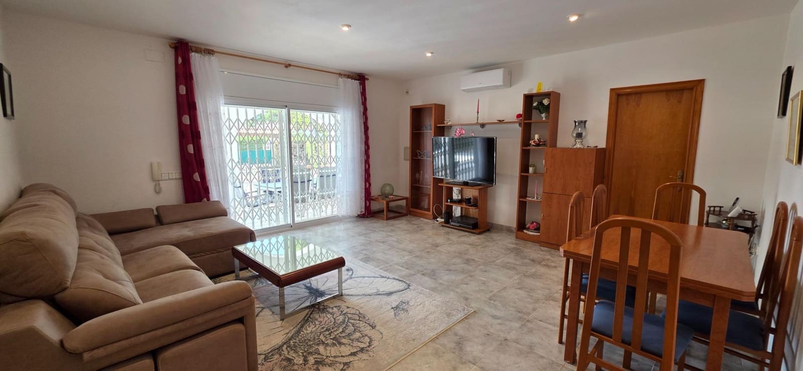 4 sypialnia Willa na sprzedaż w Calafat z basenem garażem - 330 000 € (Ref: 9186853)