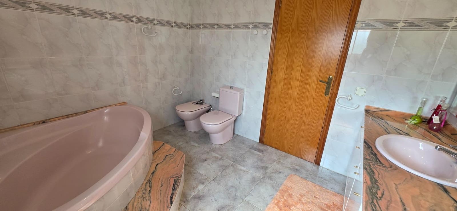 4 sypialnia Willa na sprzedaż w Calafat z basenem garażem - 330 000 € (Ref: 9186853)