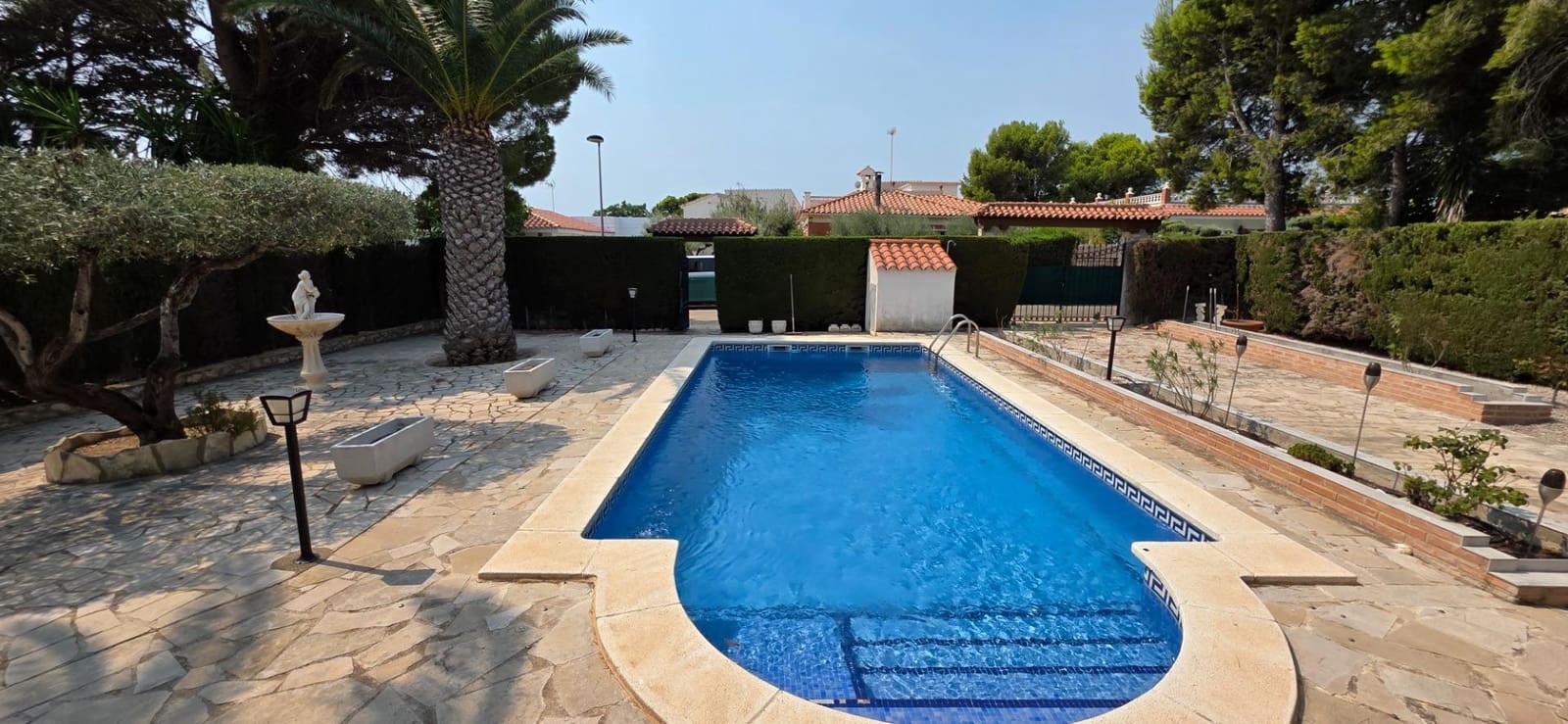 4 sypialnia Willa na sprzedaż w Calafat z basenem garażem - 330 000 € (Ref: 9186853)