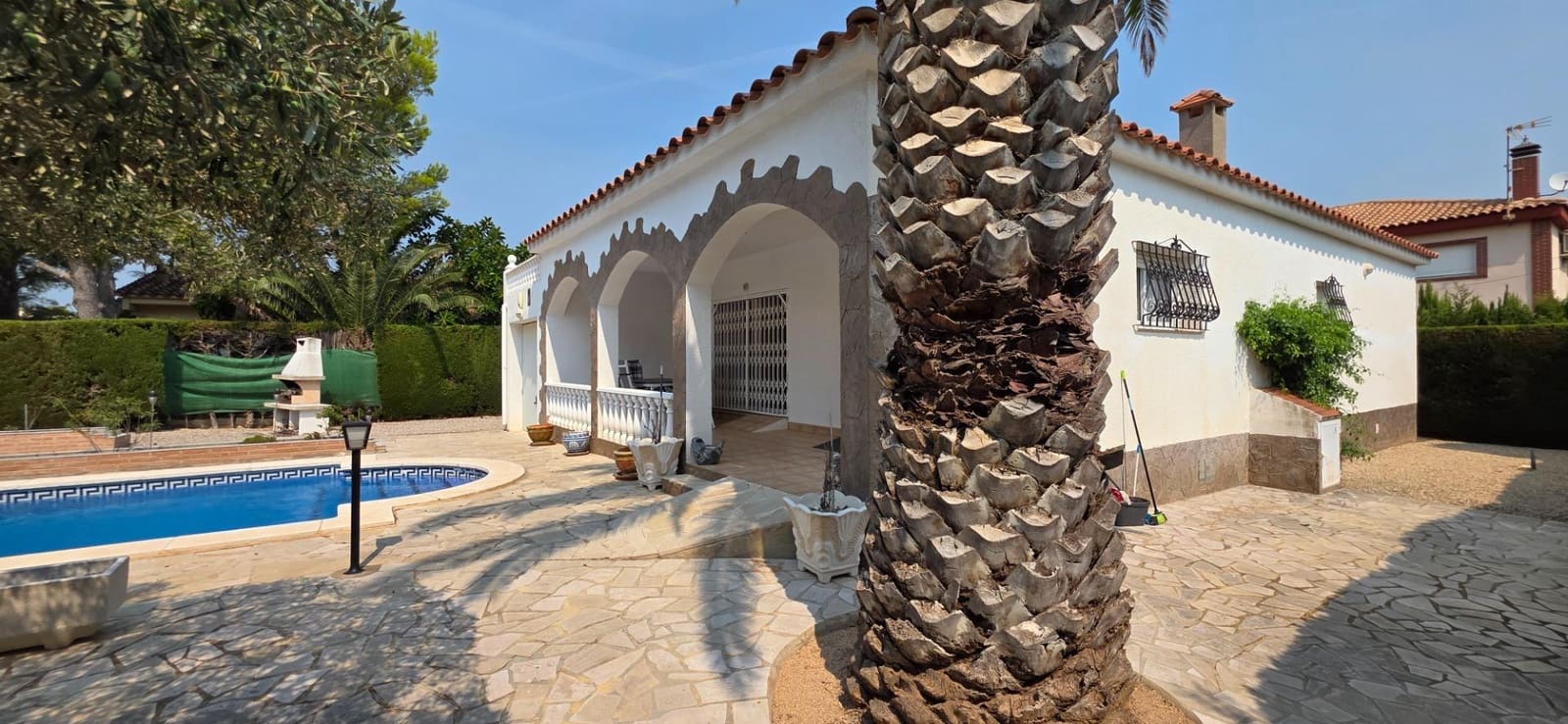 4 sypialnia Willa na sprzedaż w Calafat z basenem garażem - 330 000 € (Ref: 9186853)