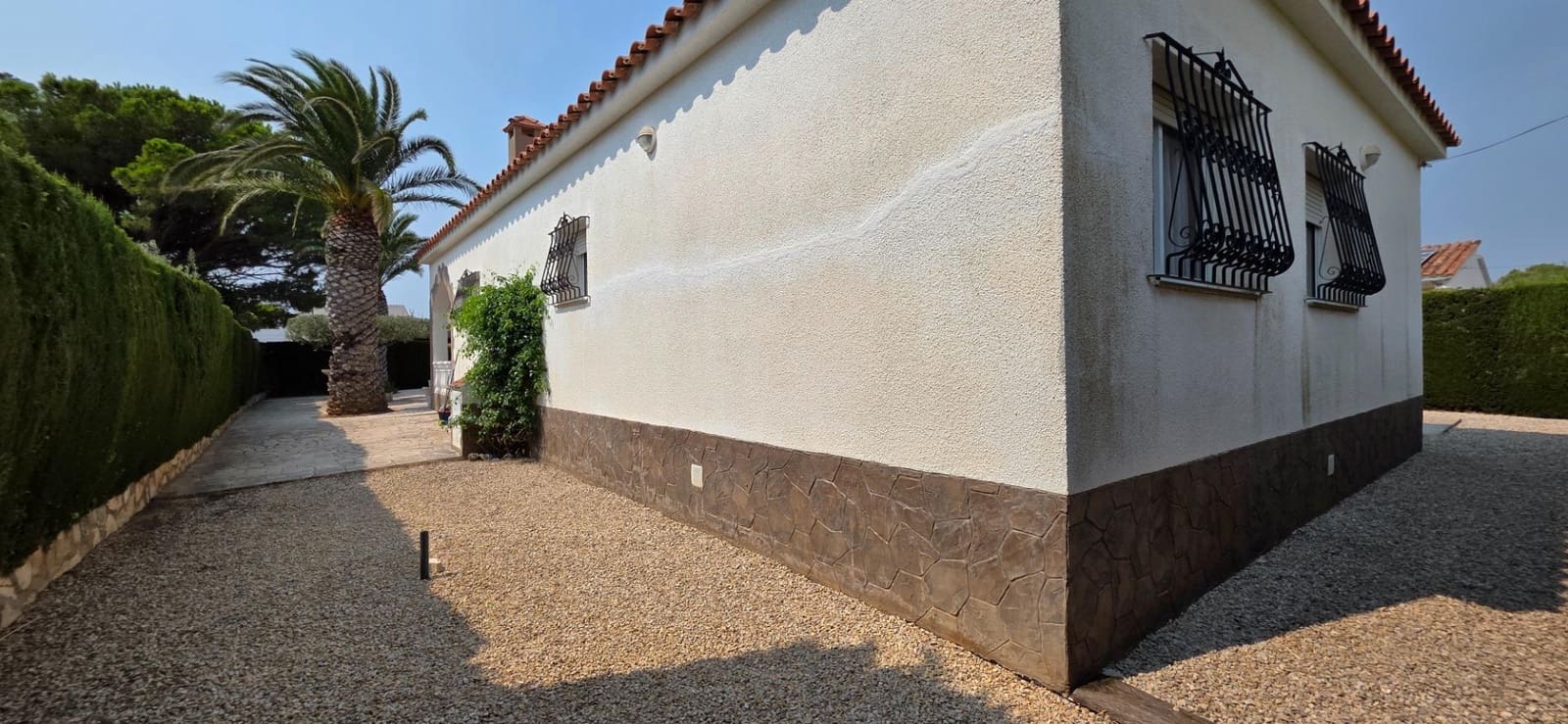 4 sypialnia Willa na sprzedaż w Calafat z basenem garażem - 330 000 € (Ref: 9186853)