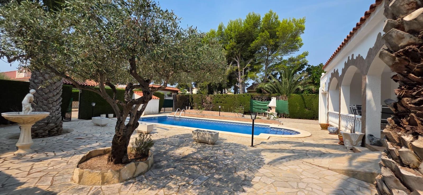 4 sypialnia Willa na sprzedaż w Calafat z basenem garażem - 330 000 € (Ref: 9186853)