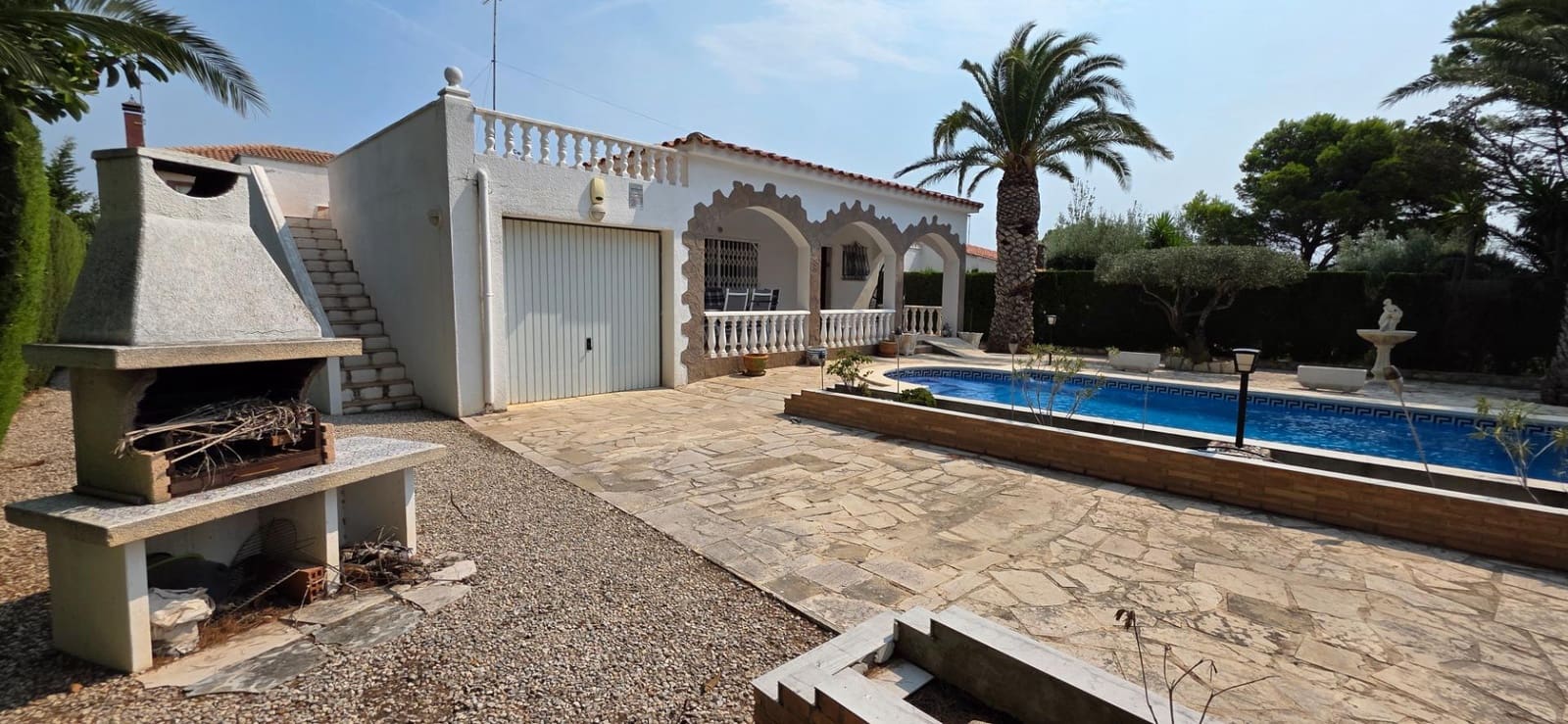 4 sypialnia Willa na sprzedaż w Calafat z basenem garażem - 330 000 € (Ref: 9186853)