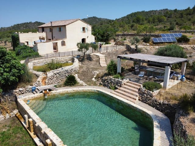 Finca/Casa Rural de 6 habitaciones en Tivissa en venta con piscina - 575.000 € (Ref: 9215383)