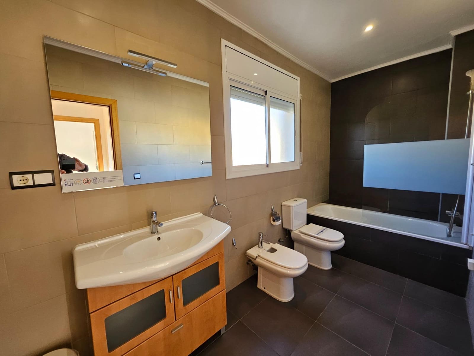 4 soveværelse Villa til salg i L'Ametlla de Mar med swimmingpool garage - € 325.000 (Ref: 9291534)